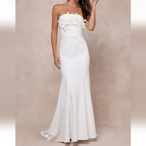 Lulus Dresses & Skirts - LULU'S IVORY FLORAL EMBROIDERED MAXI DRESS SMALL